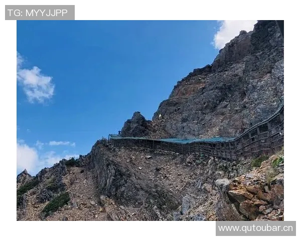 杨芳亲授攀岩技巧与心得体会助你轻松征服高峰